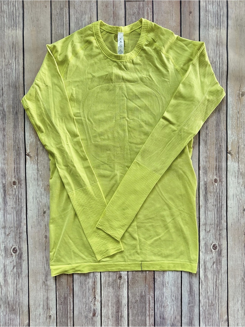 NWOT Vintage Lululemon Swiftly Tech Long Sleeve Mellow Lemon